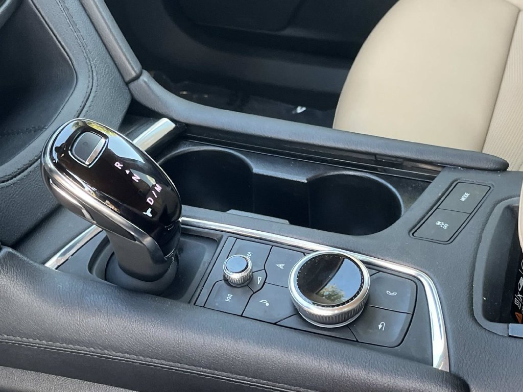 Used 2025 Cadillac XT6 Premium Luxury w/ Platinum Package FWD image 35