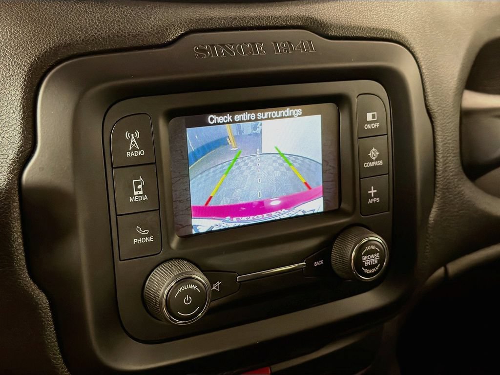 Used 2017 Jeep Renegade Latitude FWD image 13