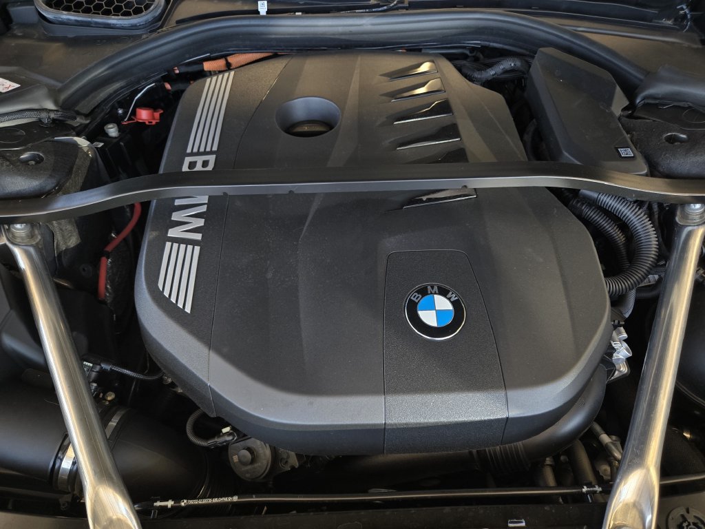 Certified 2024 BMW 750e xDrive w/ Executive Package AWD/4WD image 36