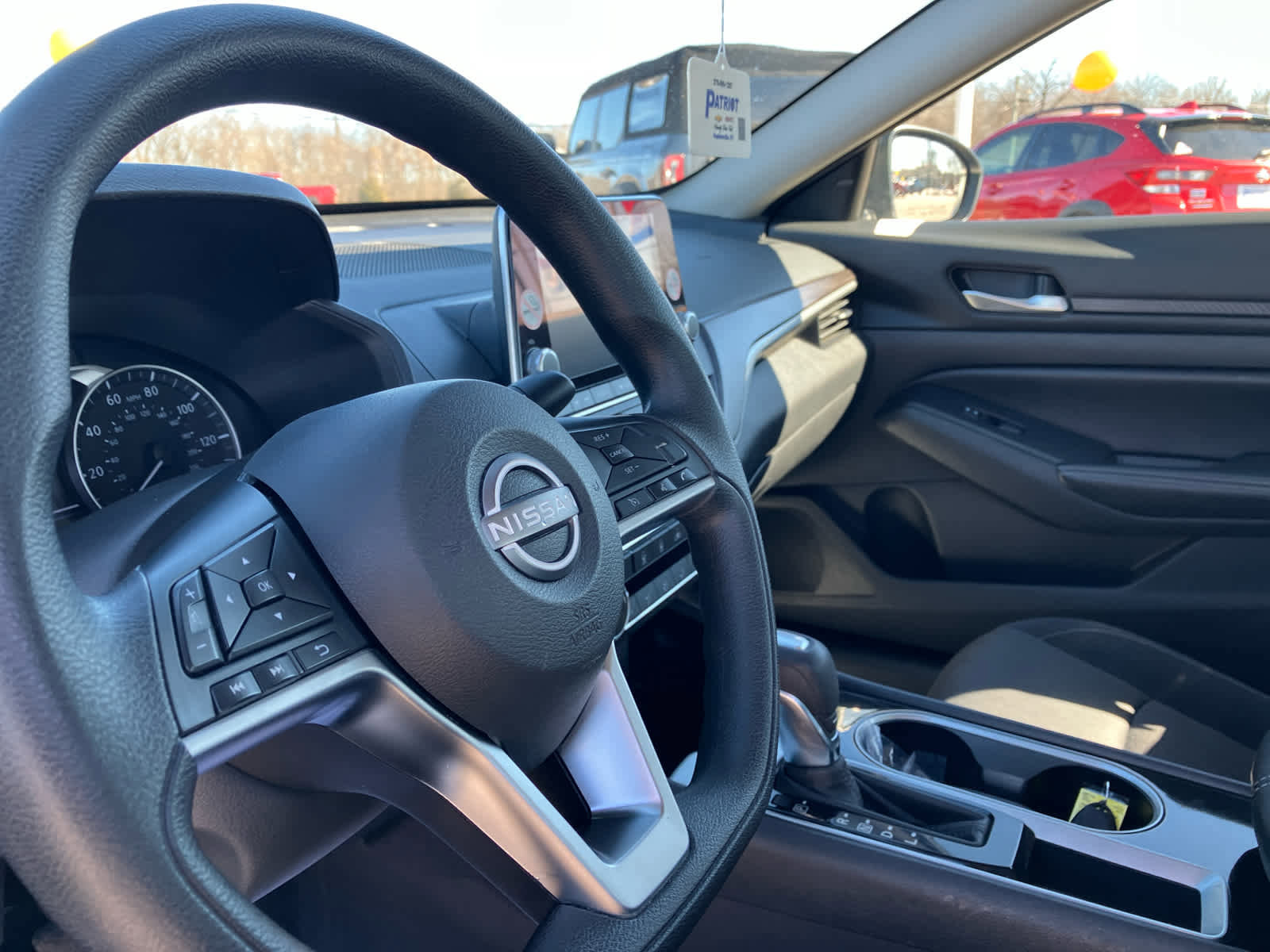 Used 2024 Nissan Altima 2.5 SV image 9