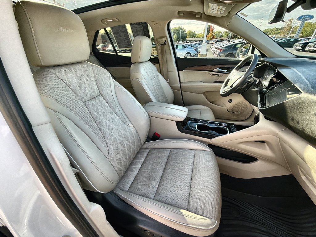 Used 2022 Buick Envision Avenir w/ Technology Package II FWD image 24