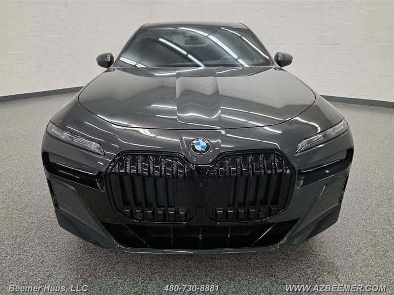 Used 2024 BMW 760i xDrive w/ Executive Package AWD/4WD image 5