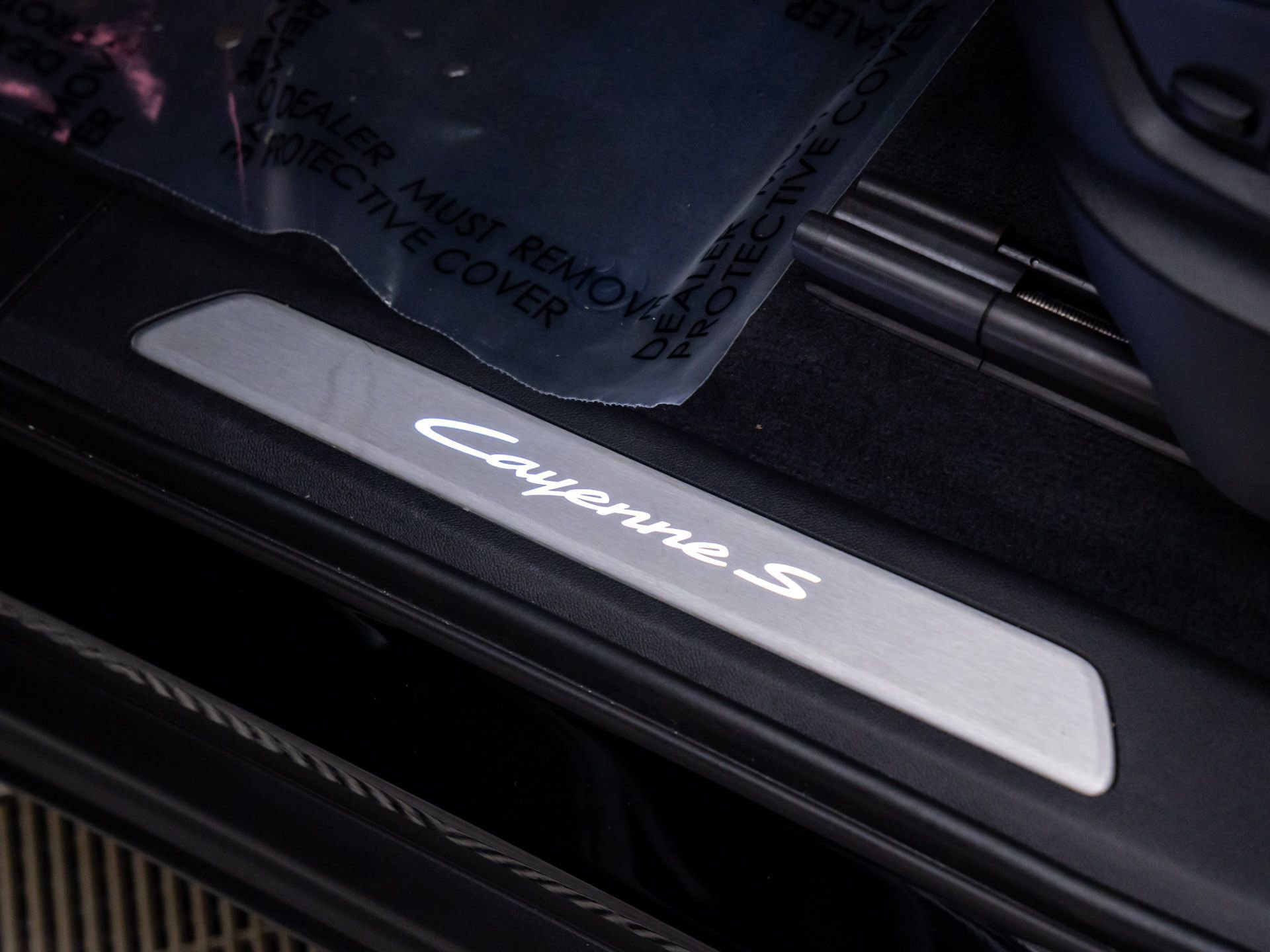 Certified 2024 Porsche Cayenne S image 15