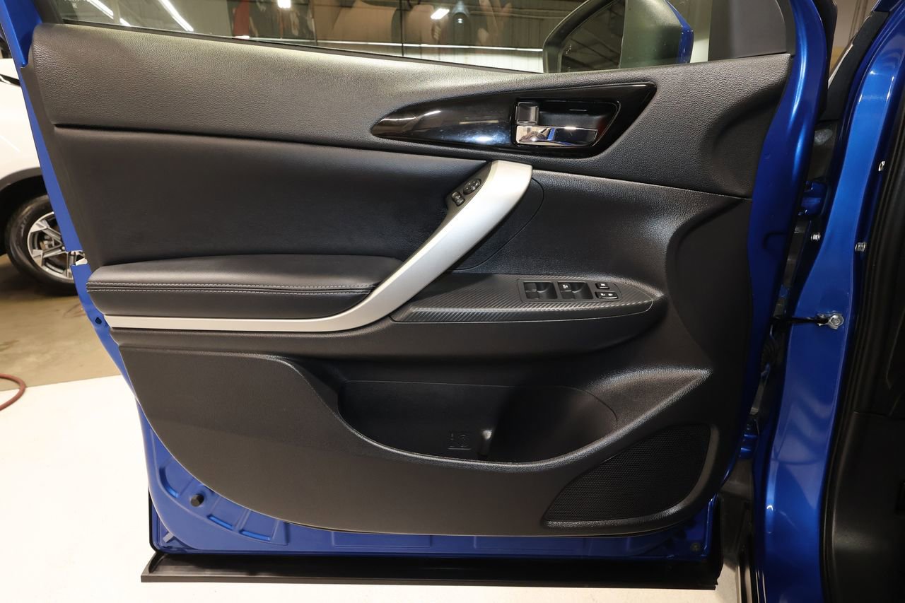 Used 2025 Mitsubishi Eclipse Cross Black Edition image 22