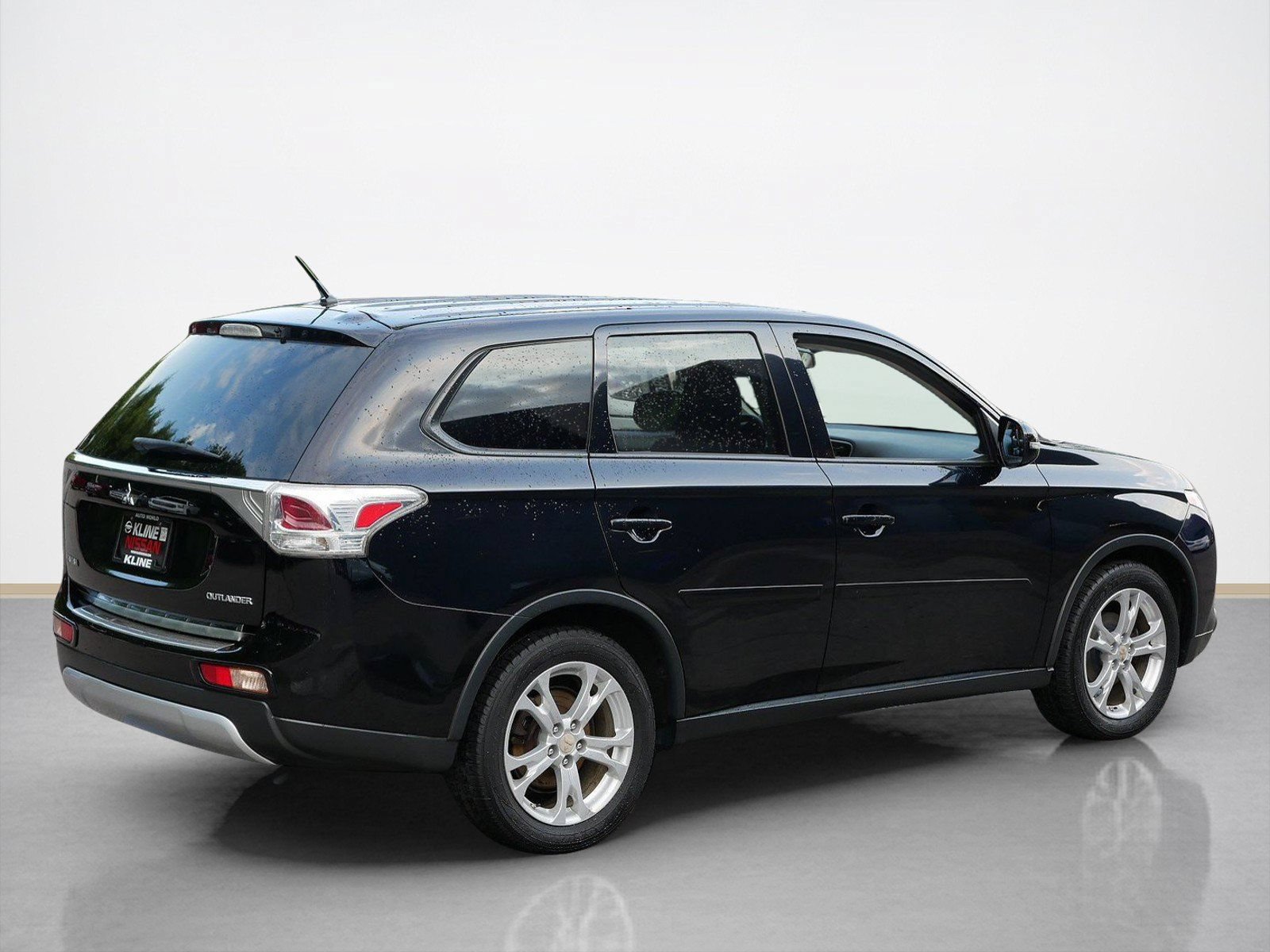 Used 2015 Mitsubishi Outlander SE AWD/4WD image 3