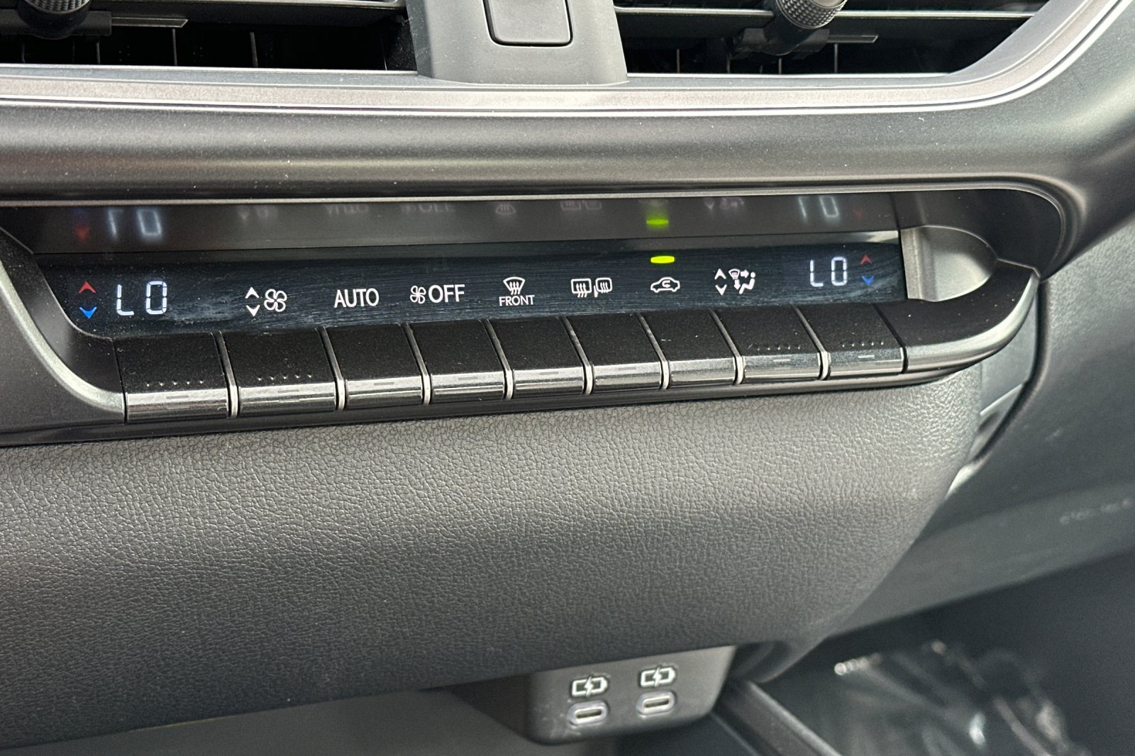 Used 2024 Lexus UX 250h FWD image 18