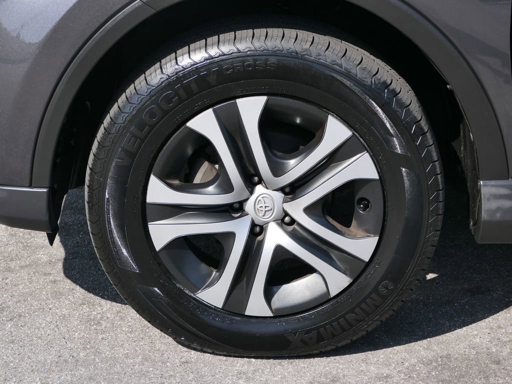 Used 2018 Toyota RAV4 LE w/ All Weather Liner Package FWD image 10