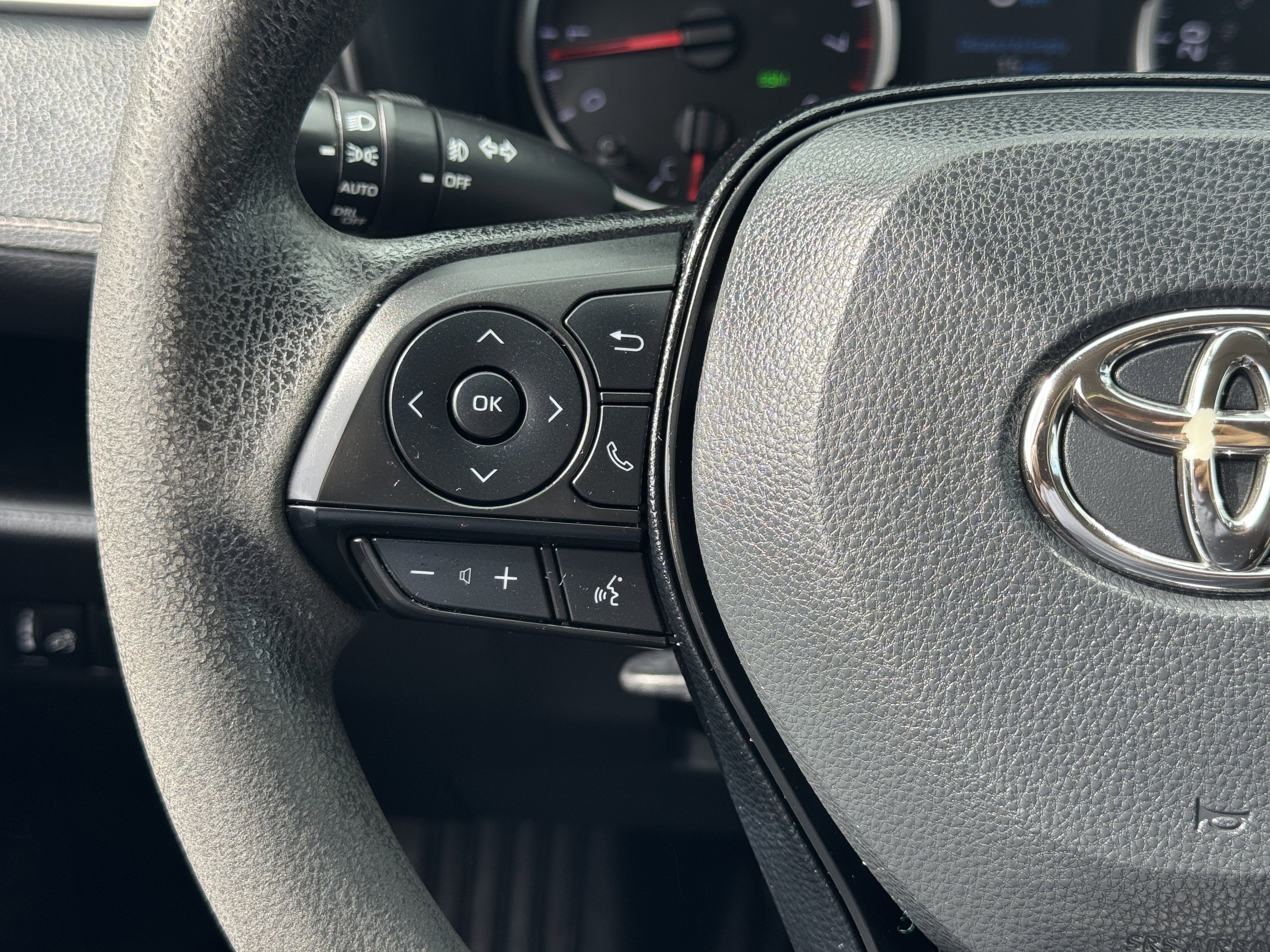 Used 2021 Toyota RAV4 XLE image 32