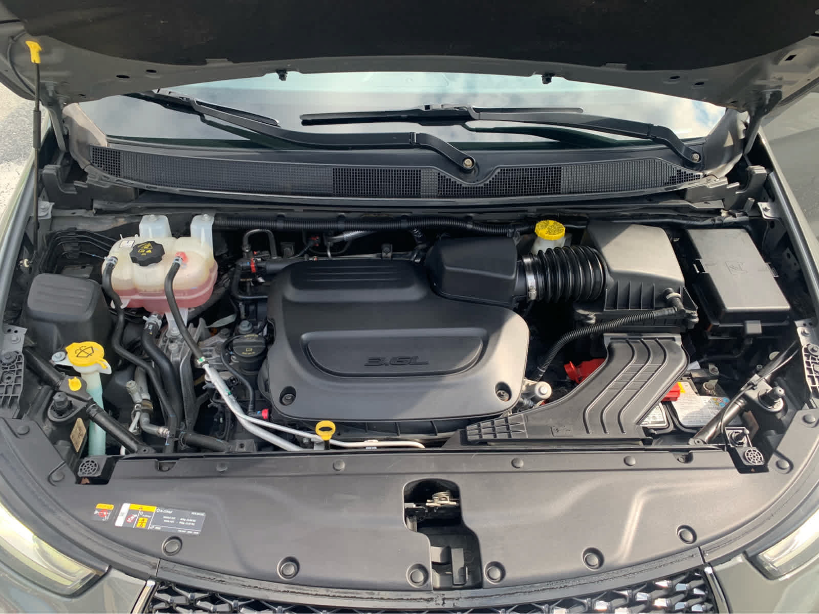 Used 2022 Chrysler Pacifica Touring-L FWD image 9