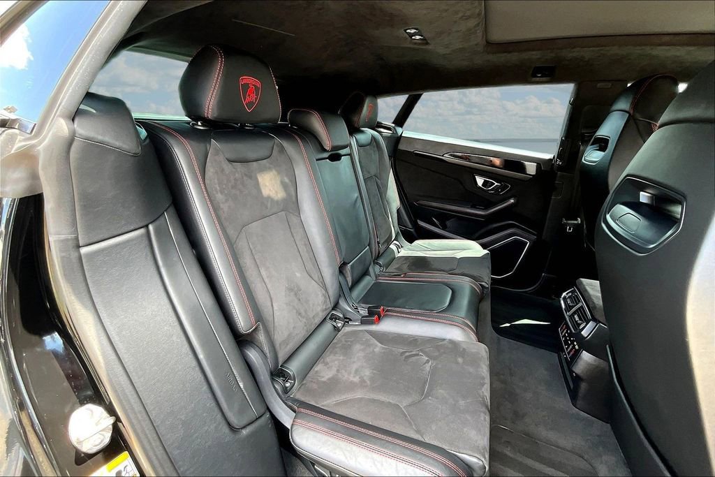 Used 2021 Lamborghini Urus AWD/4WD image 25