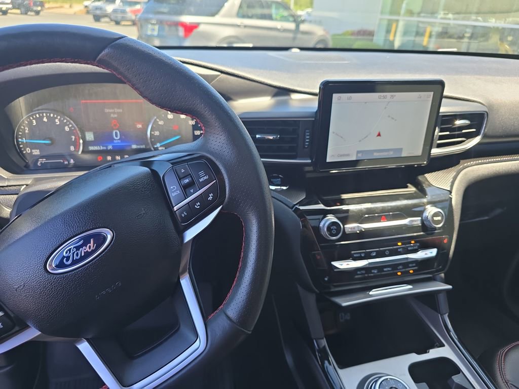 Used 2023 Ford Explorer ST-Line w/ Class IV Trailer Tow Package AWD/4WD image 12