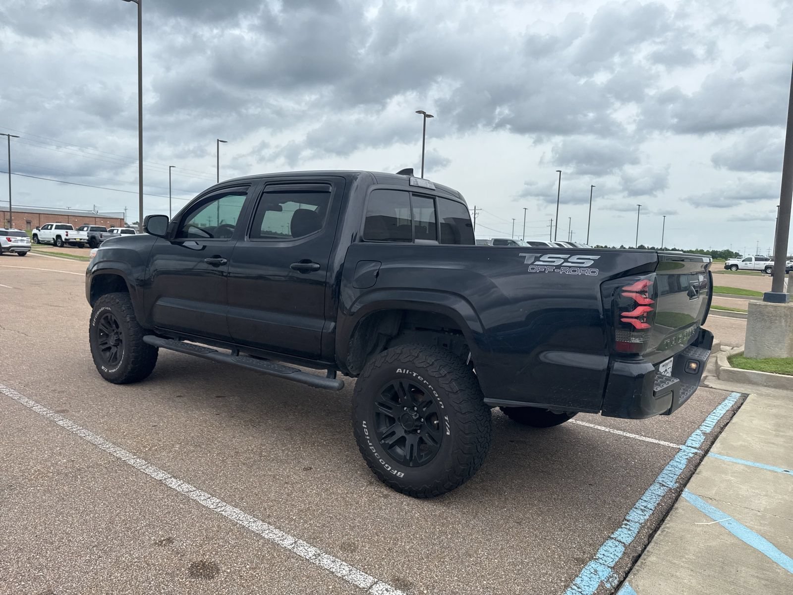 Used 2020 Toyota Tacoma SR w/ SR Convenience Package RWD image 6