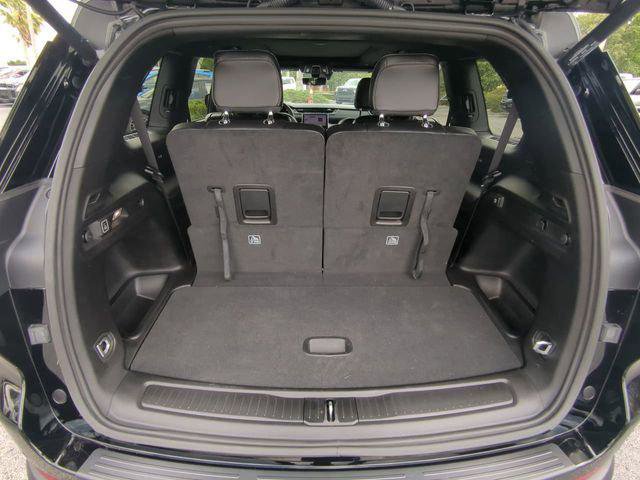 Certified 2025 Jeep Grand Cherokee L Limited w/ Luxury Tech Group II AWD/4WD image 13