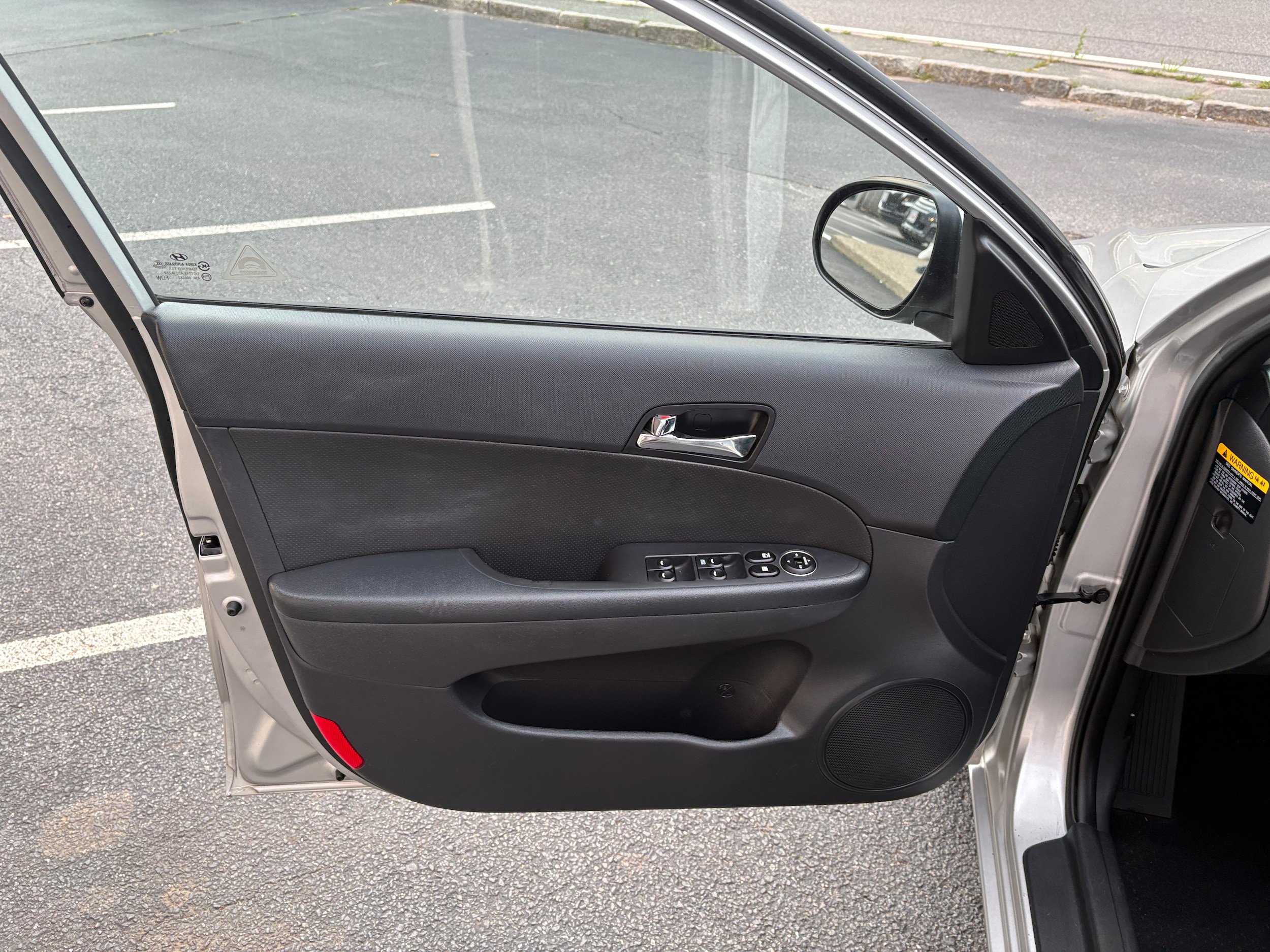 Used 2012 Hyundai Elantra FWD image 12