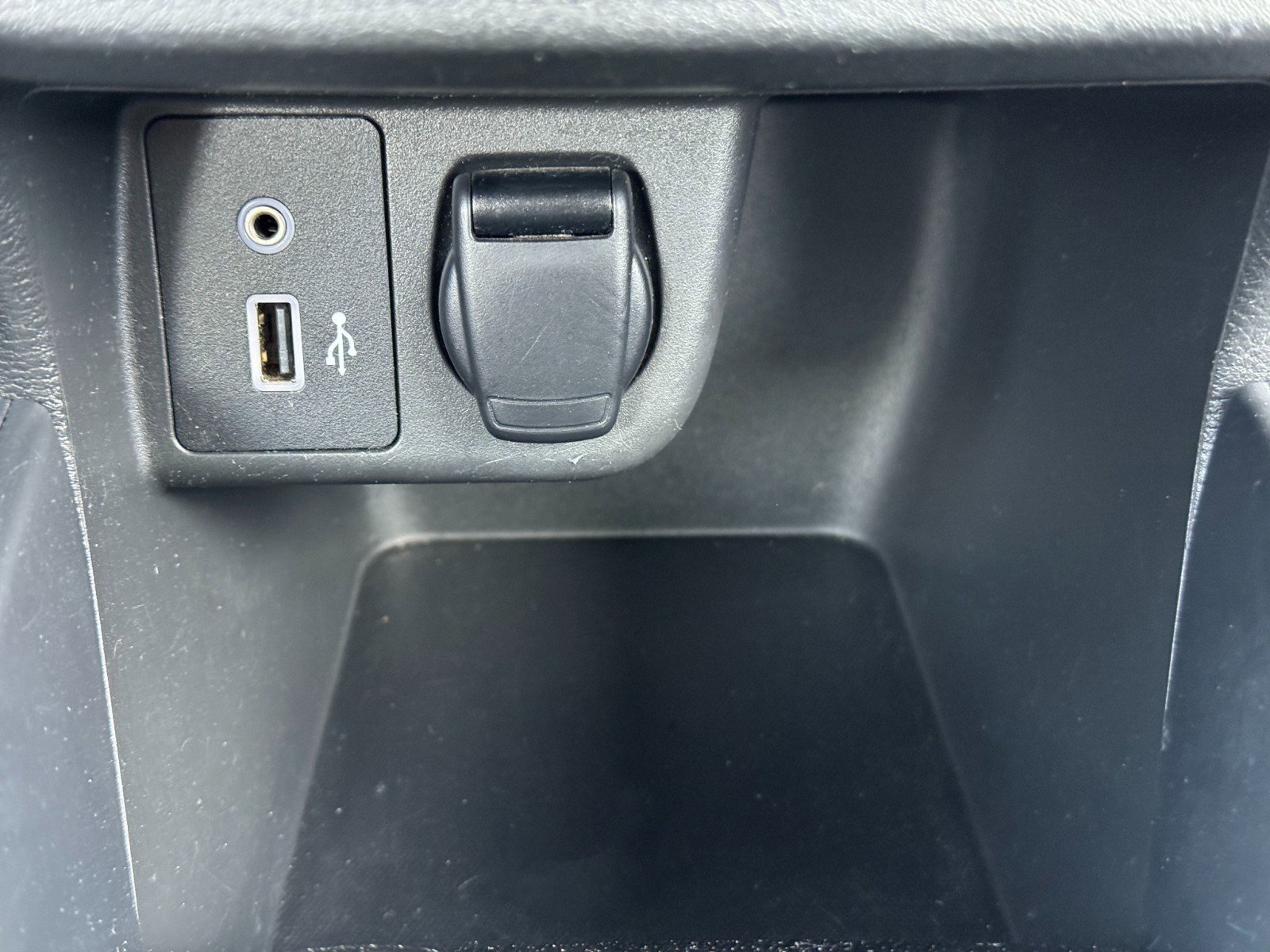 Used 2020 Nissan Versa S image 24