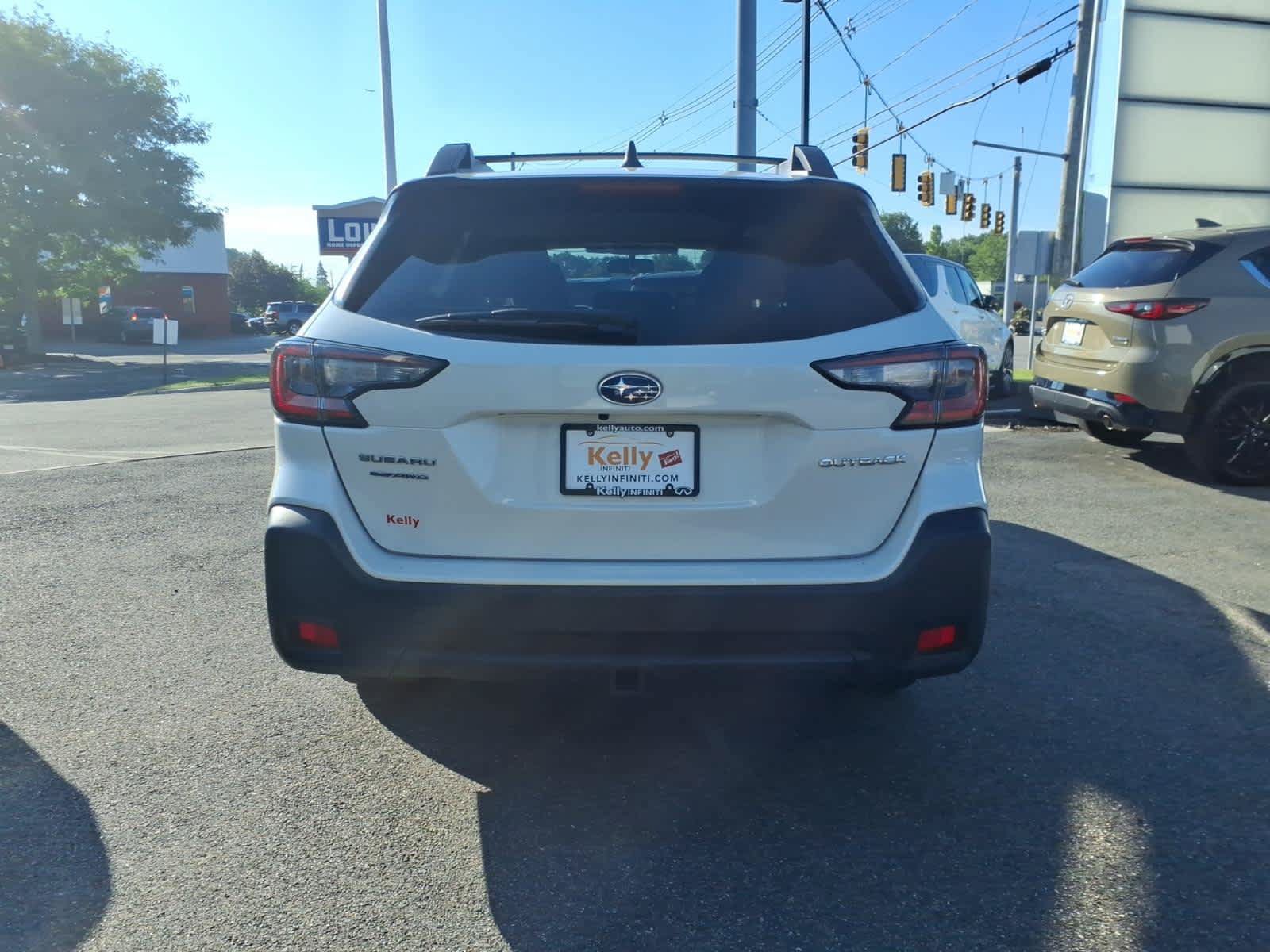 Used 2023 Subaru Outback Premium AWD/4WD image 6