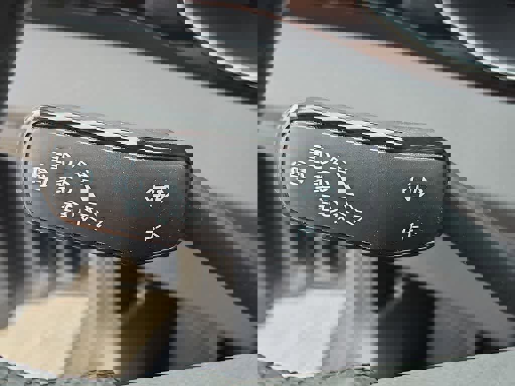 Used 2025 Volkswagen Jetta S image 27