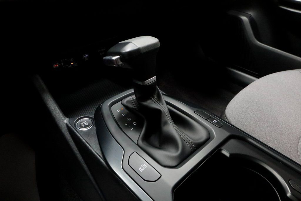 Used 2025 Kia K4 LXS image 30