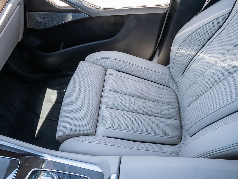 Used 2020 BMW X6 M50i w/ Executive Package AWD/4WD image 30