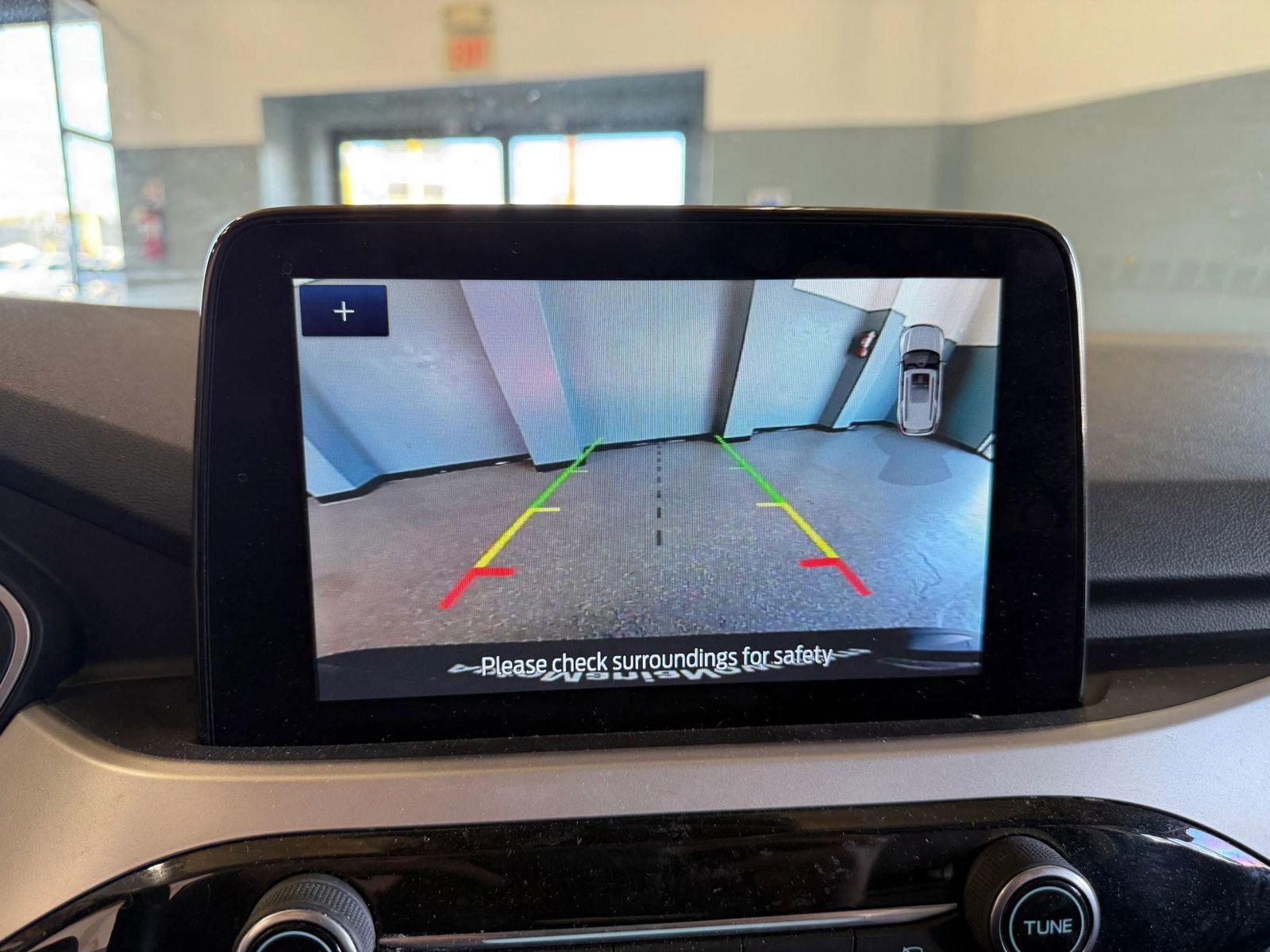 Used 2020 Ford Escape SE image 16