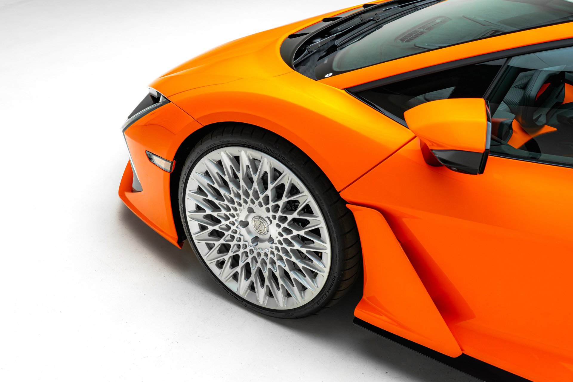 Used 2024 Lamborghini Revuelto AWD/4WD image 23