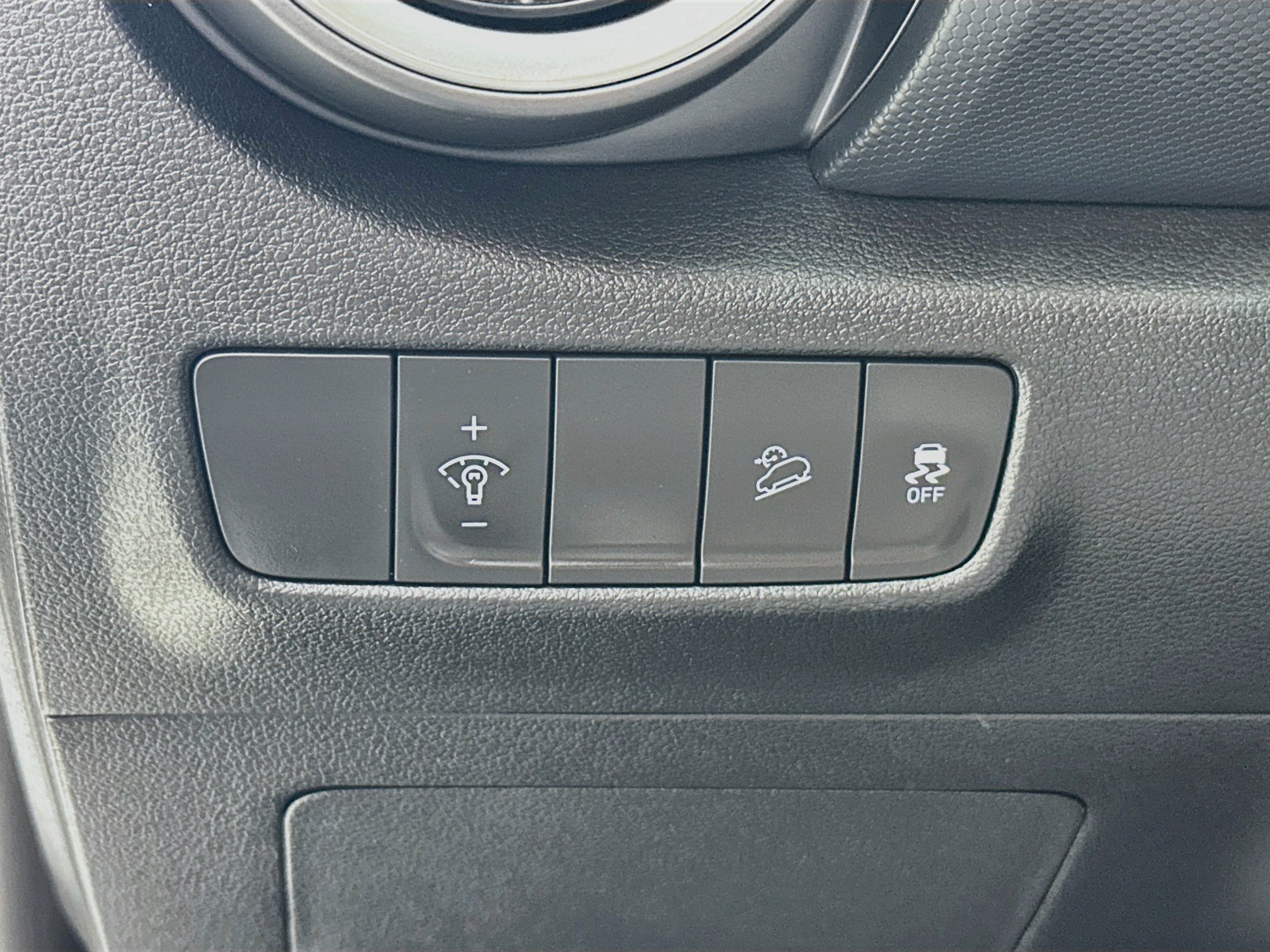 Used 2023 Hyundai Kona SEL AWD/4WD image 10