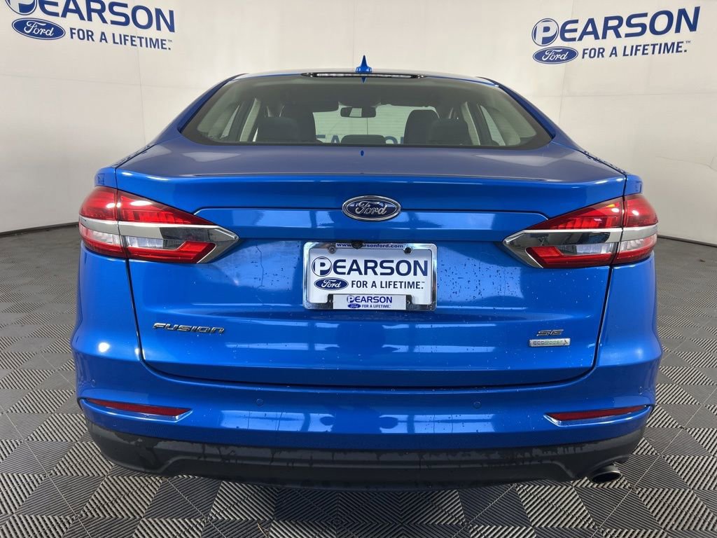 Used 2020 Ford Fusion SE image 5
