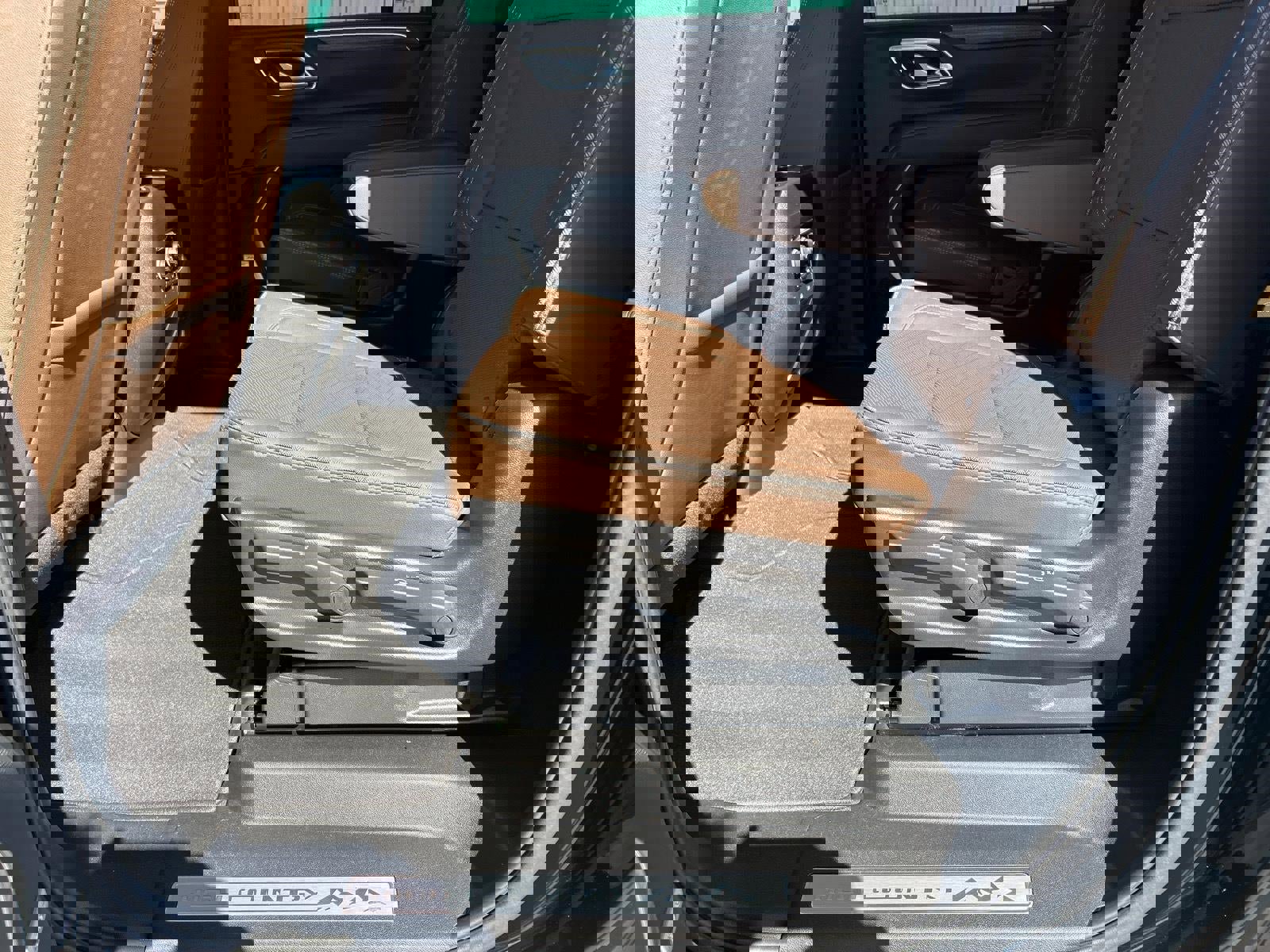 Used 2022 Chevrolet Suburban High Country w/ Max Trailering Package image 9