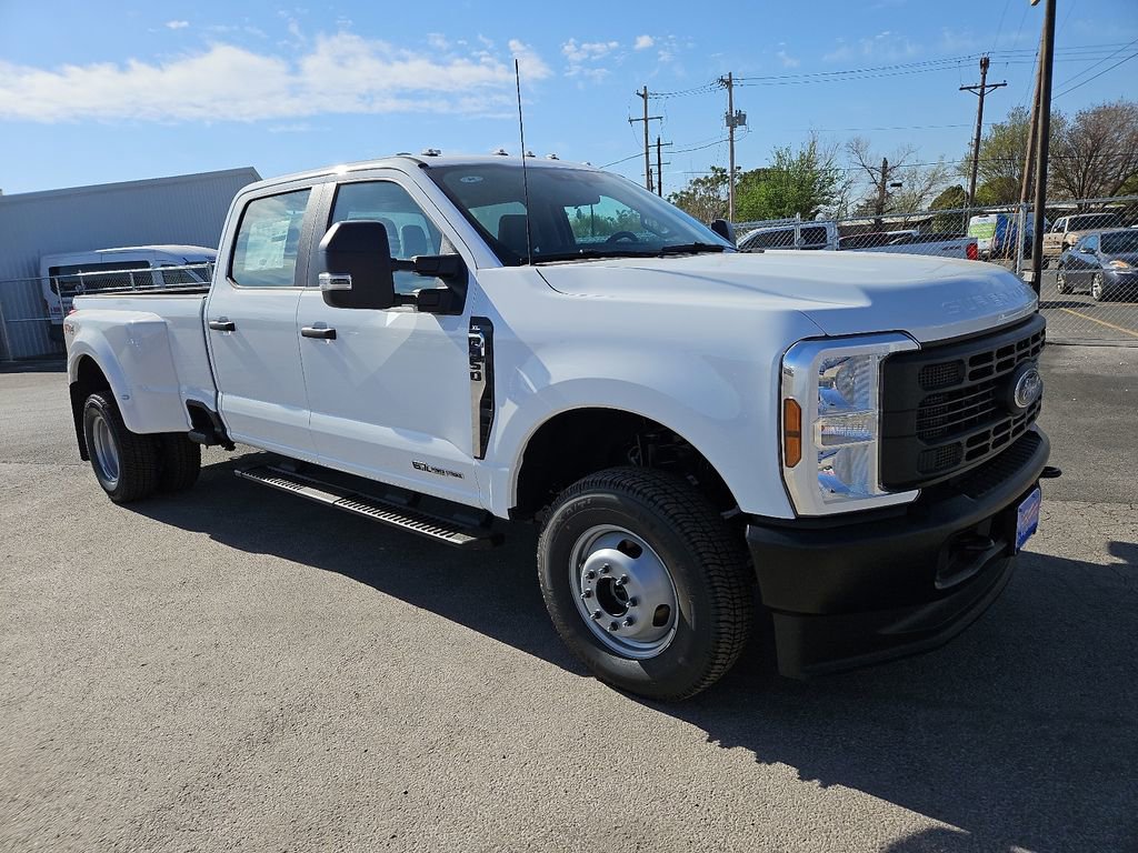 New 2026 Ford F350 XL w/ FX4 Off-Road Package