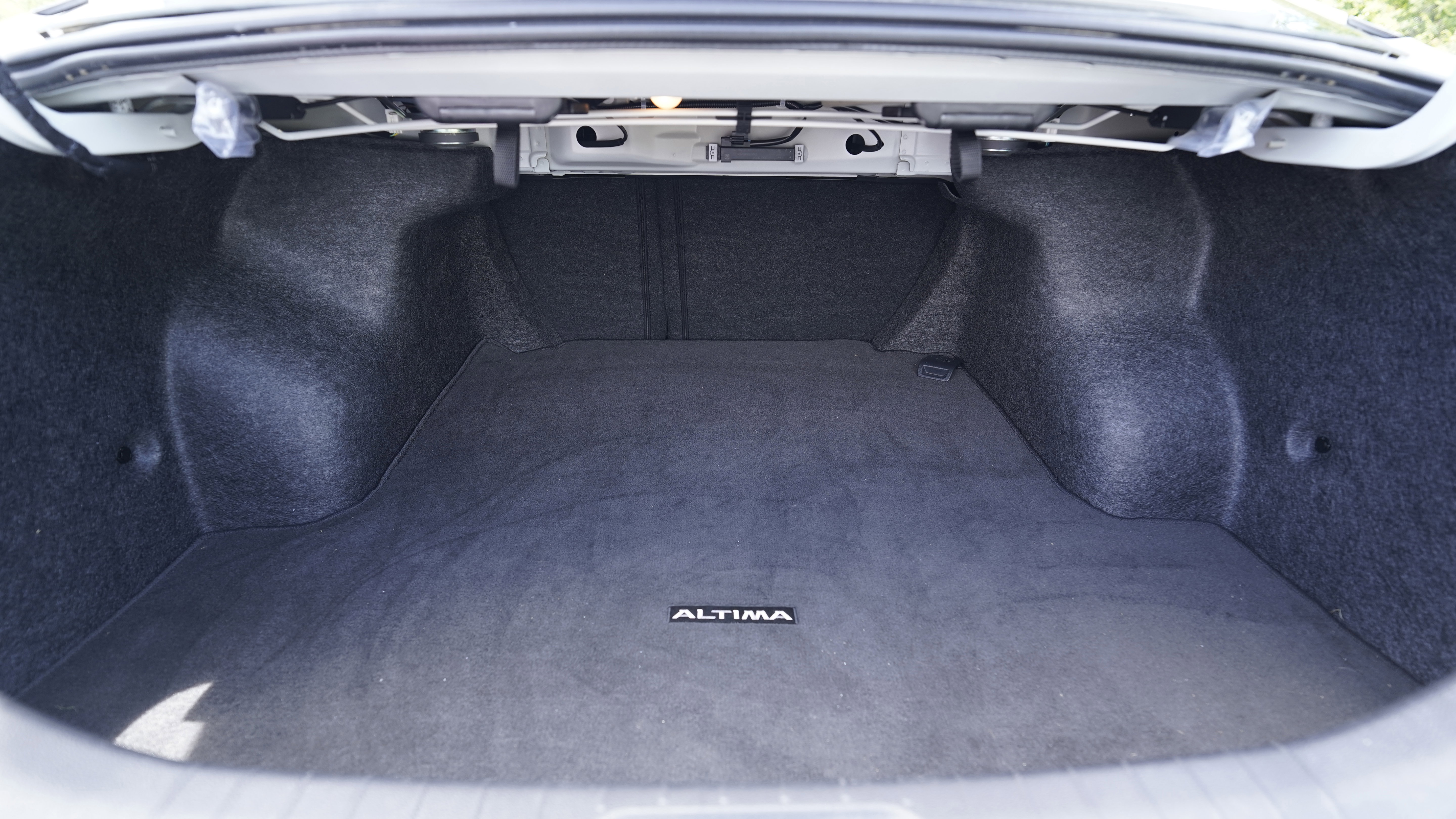 Used 2025 Nissan Altima 2.5 S FWD image 38