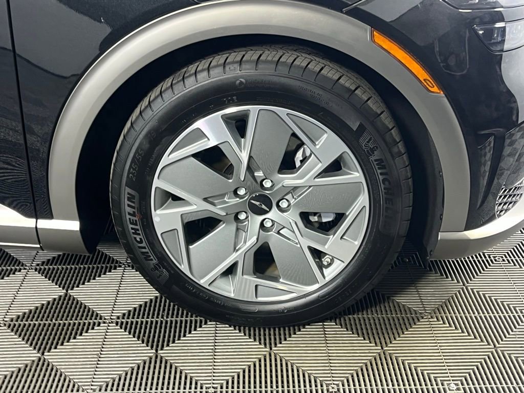 Used 2025 Genesis GV60 RWD image 12