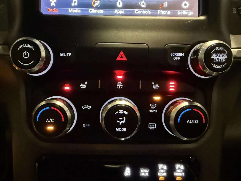 Used 2019 RAM 1500 4x4 Crew Cab Big Horn image 24