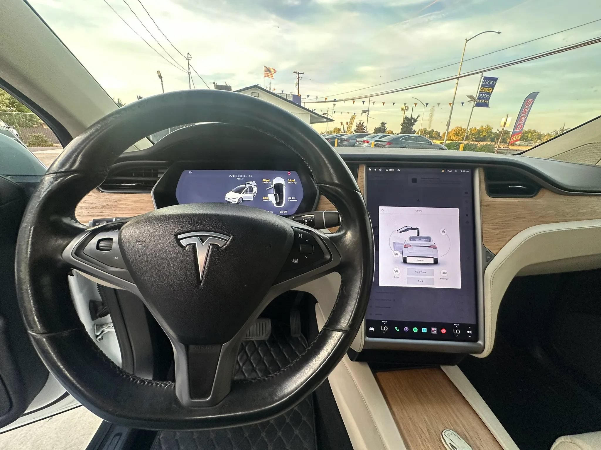 Used 2018 Tesla Model X 75D AWD/4WD image 30