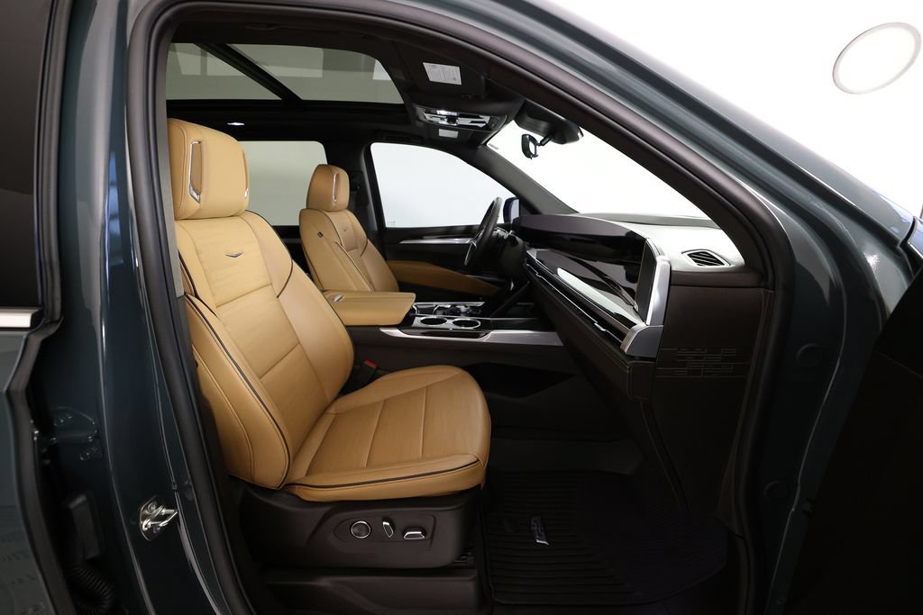 Used 2026 Cadillac Escalade Luxury w/ Touring Package AWD/4WD image 10