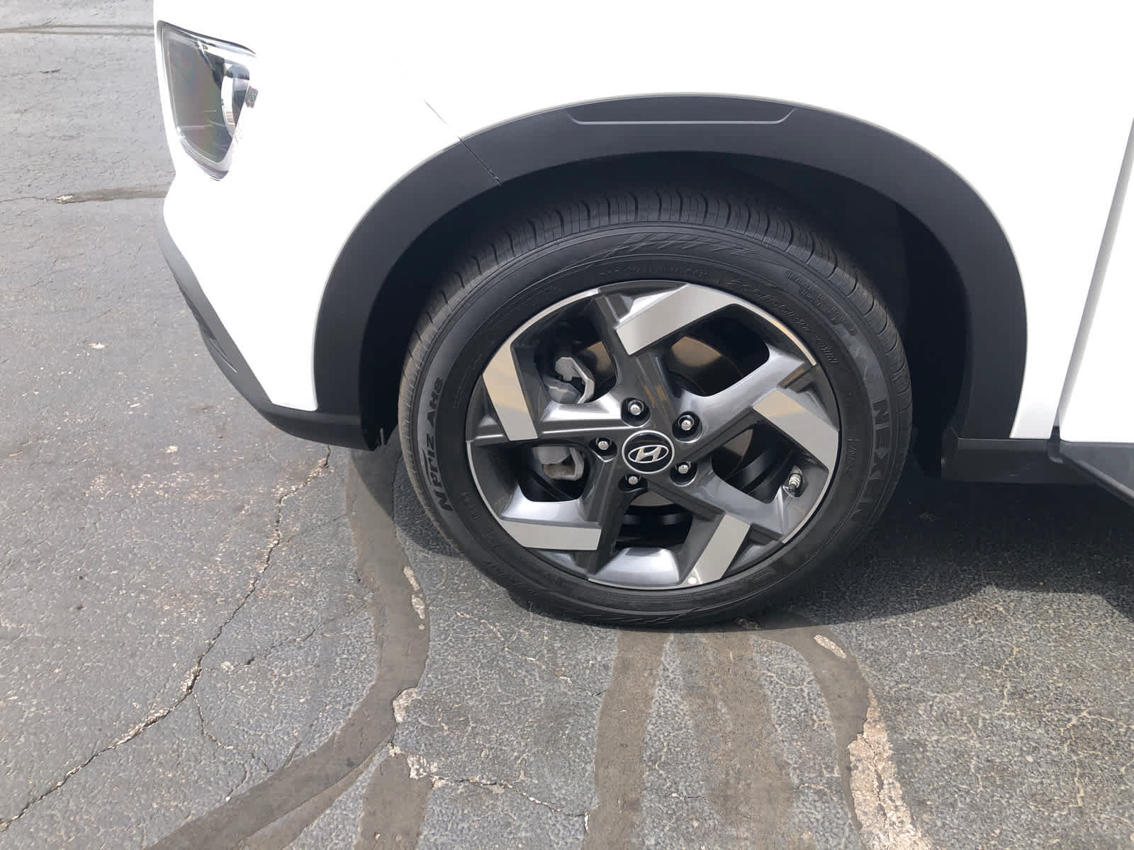 Used 2025 Hyundai Venue SEL FWD image 30