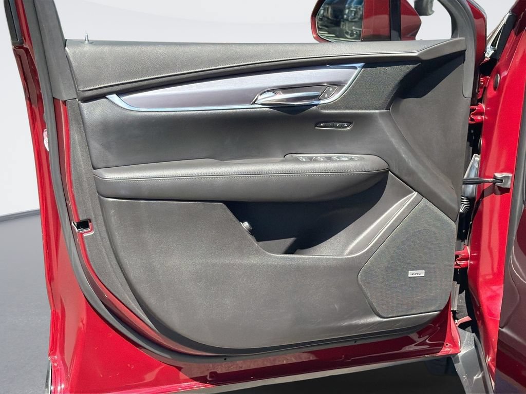 Used 2017 Cadillac XT5 Luxury w/ Driver Awareness Package FWD image 19