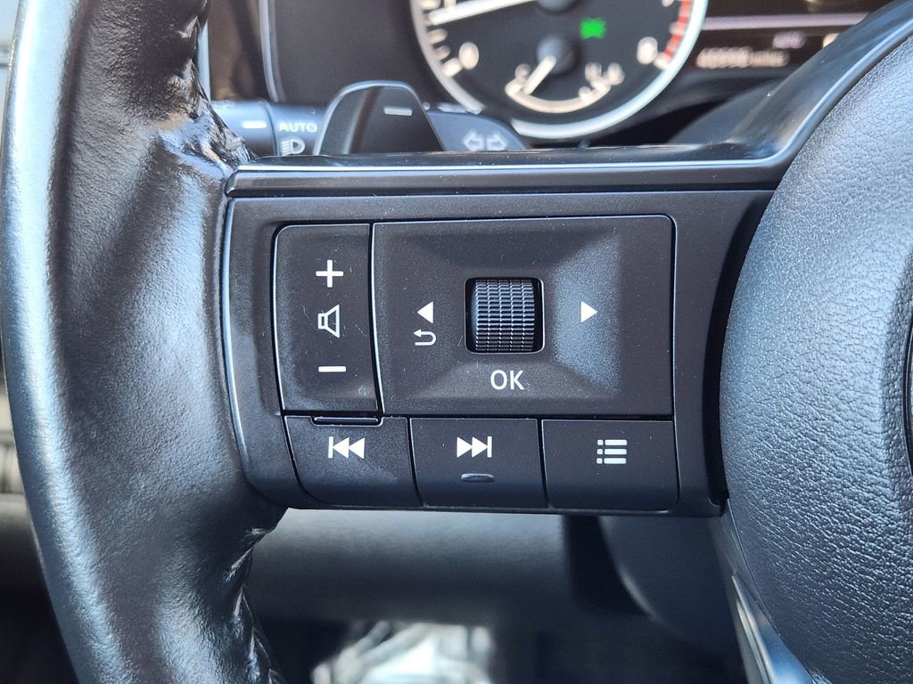 Used 2025 Nissan Pathfinder SV image 20