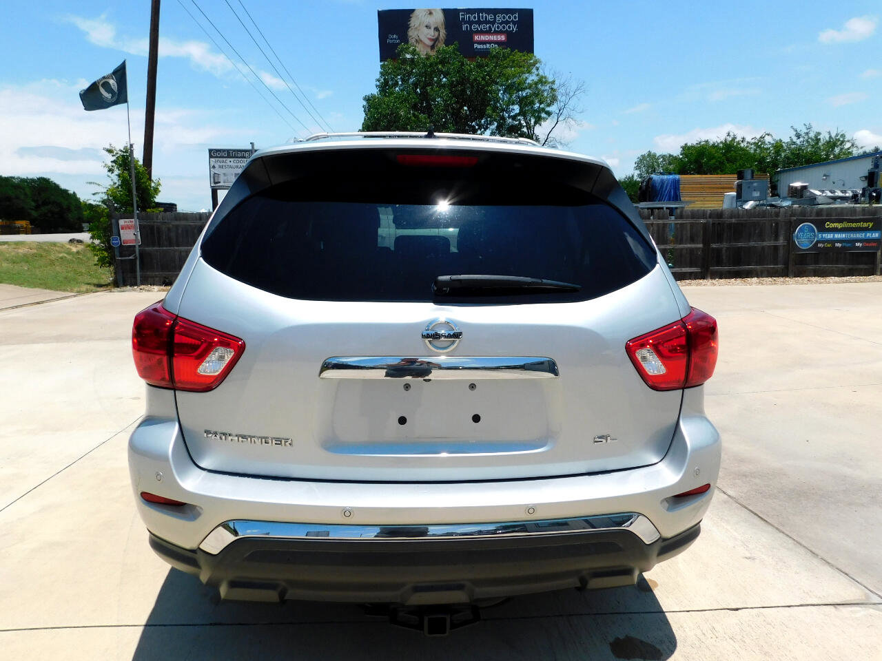 Used 2018 Nissan Pathfinder SL image 7