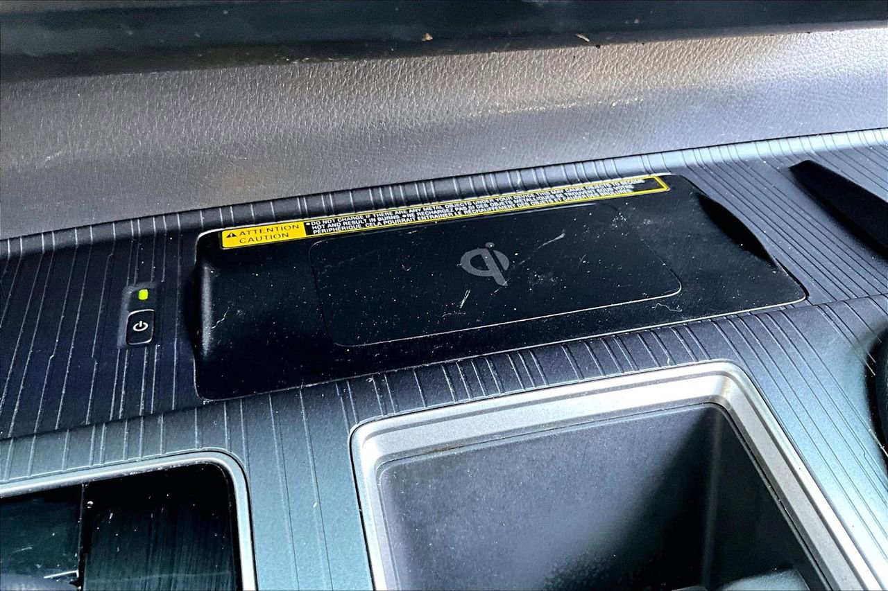 Used 2022 Toyota Sienna XSE w/ XSE Plus Package image 25