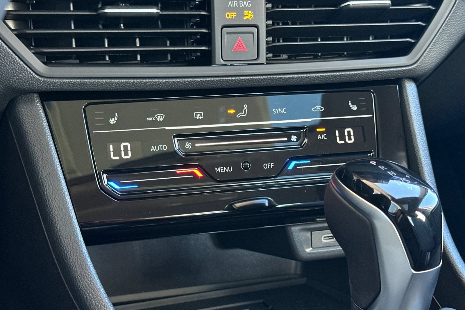New 2026 Volkswagen Jetta SE FWD image 19
