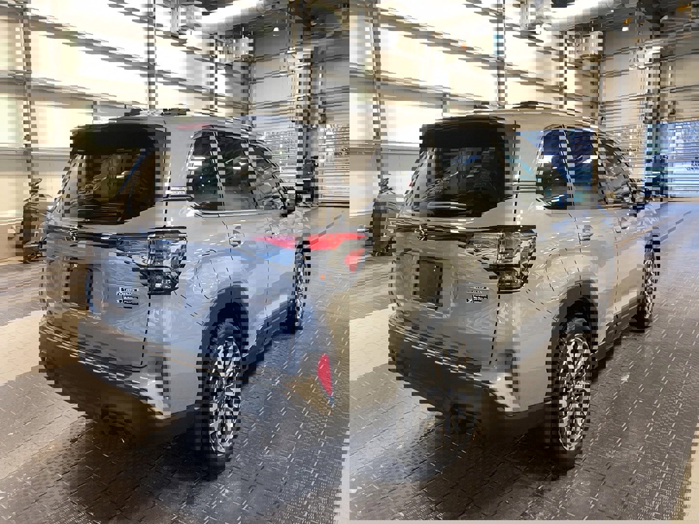 Used 2025 Subaru Forester Touring image 21