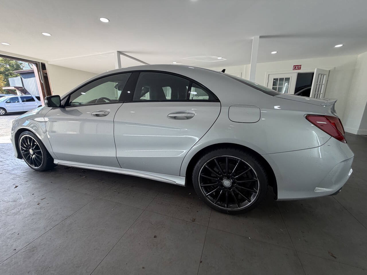 Used 2016 Mercedes-Benz CLA 250 4MATIC image 2