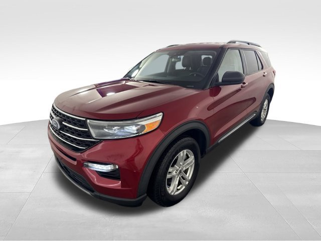 Used 2021 Ford Explorer XLT w/ Equipment Group 202A AWD/4WD image 3