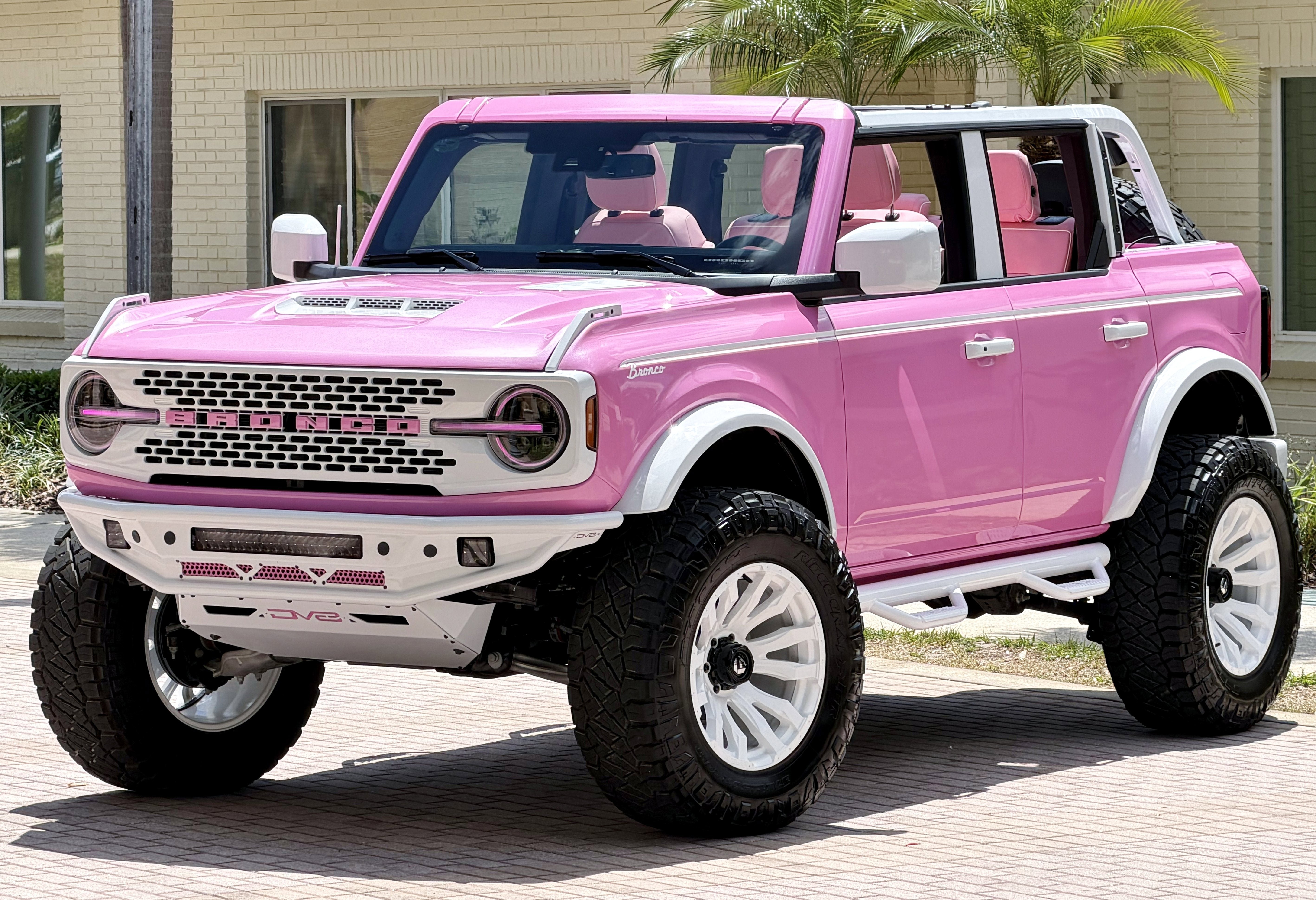 Used 2025 Ford Bronco Outer Banks AWD/4WD image 12