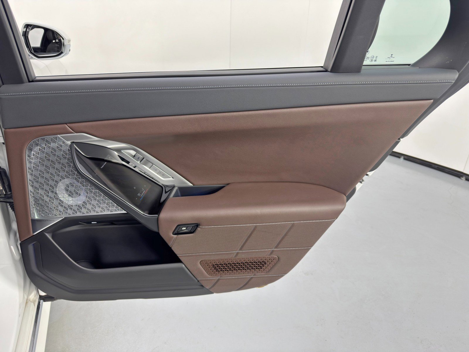 Used 2023 BMW i7 xDrive60 image 53