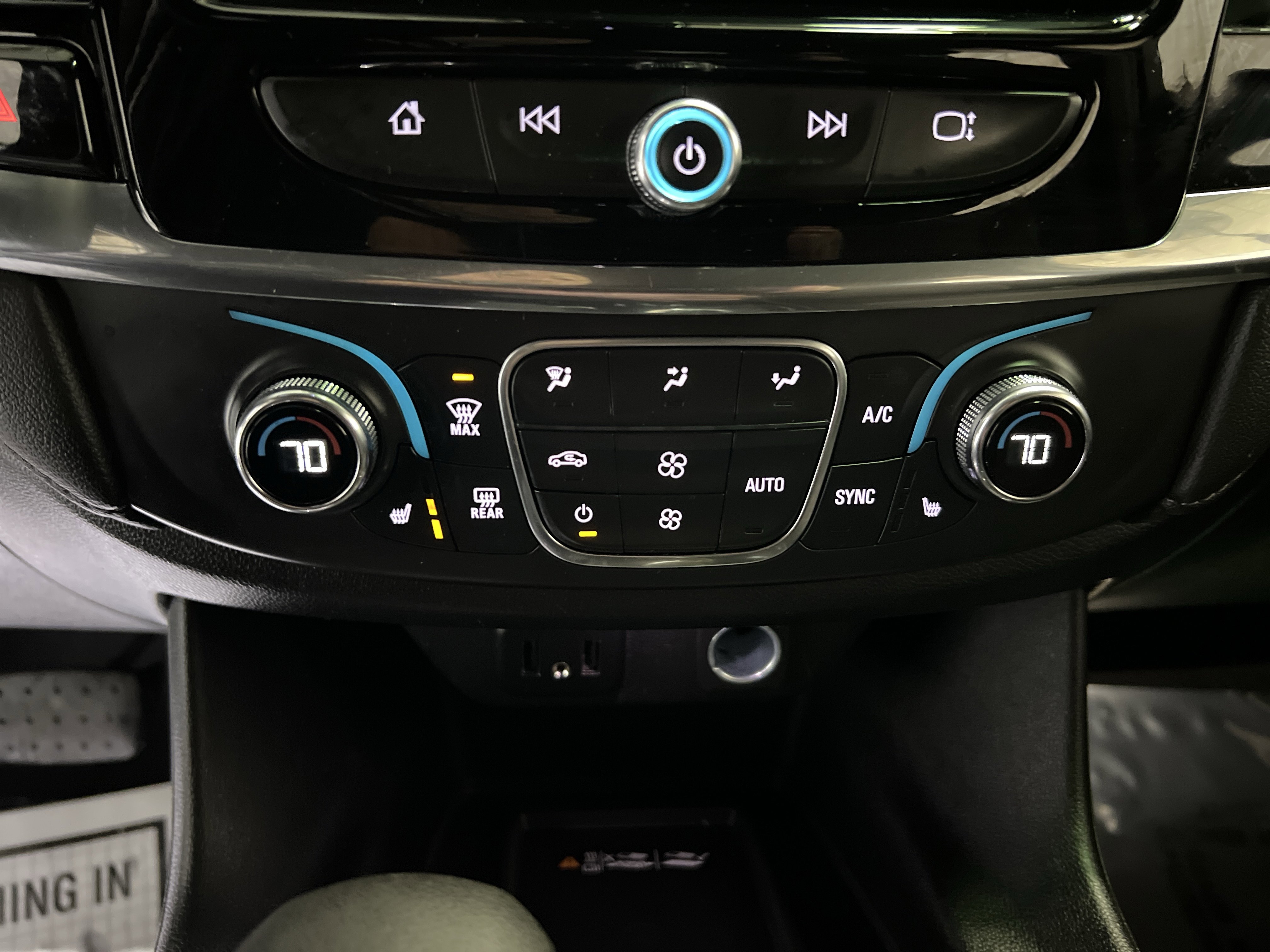 Certified 2023 Chevrolet Traverse LT image 21