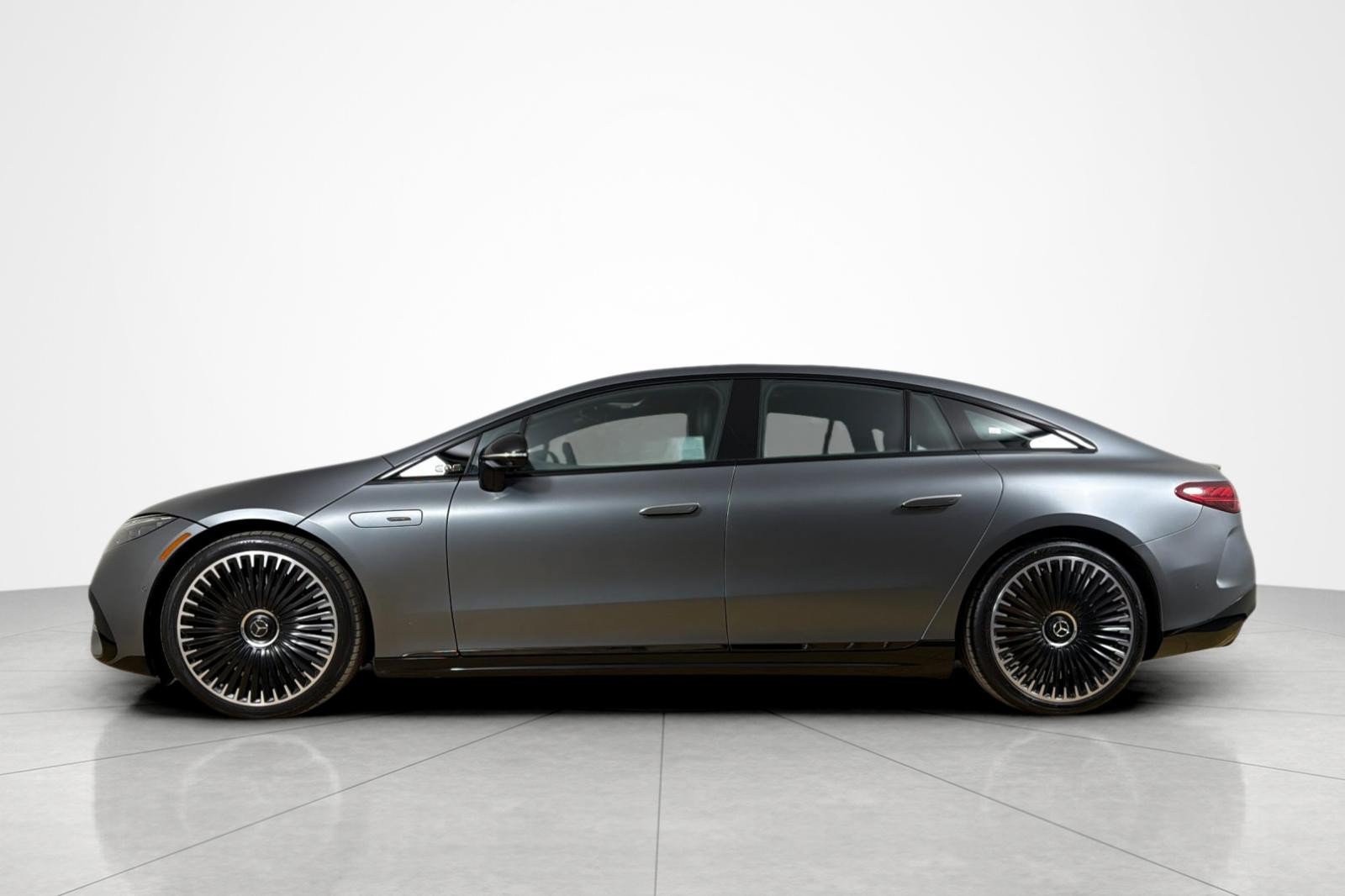 Used 2024 Mercedes-Benz EQS AMG 4MATIC image 2