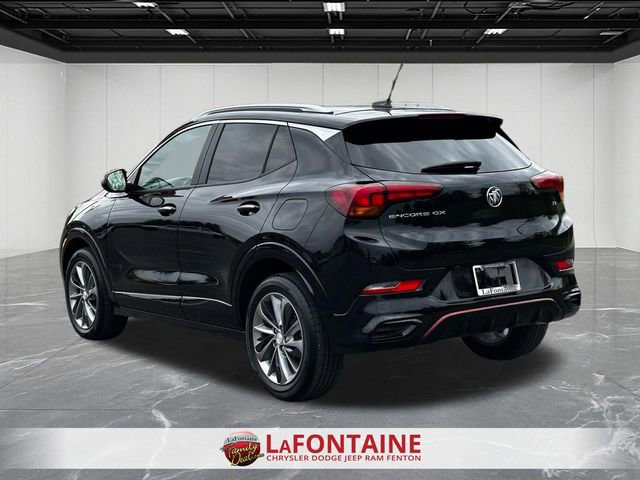 Used 2022 Buick Encore GX Preferred w/ Sport Touring Package FWD image 3