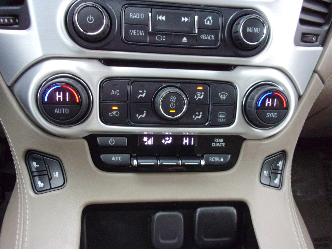 Used 2019 GMC Yukon XL SLT w/ Open Road Package image 29