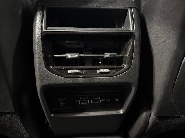 Used 2024 Jeep Grand Cherokee Limited AWD/4WD image 28